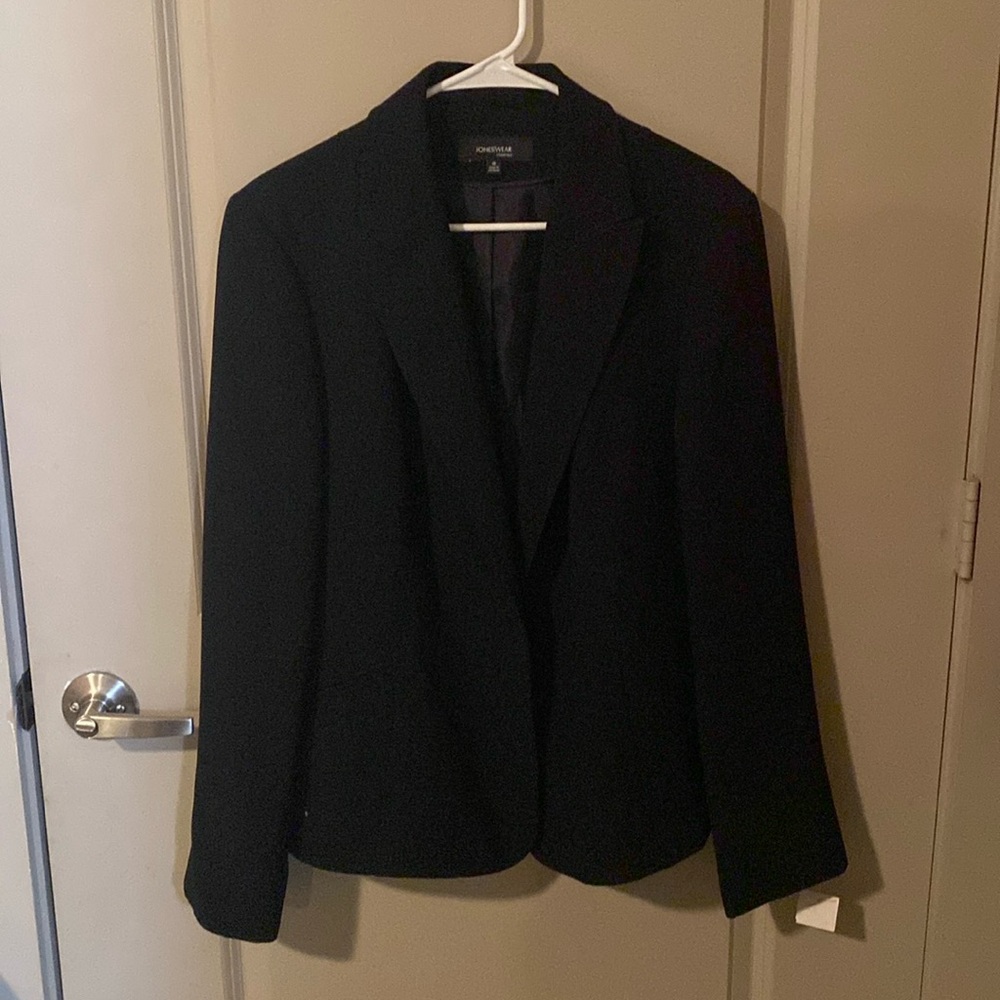 Joneswear Essentials women’s jacket